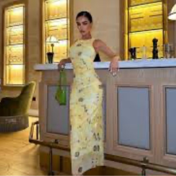 Zara yellow floral mesh criss cross back midi dress BLOGGERS FAVORITE!! NWT - Picture 1 of 7